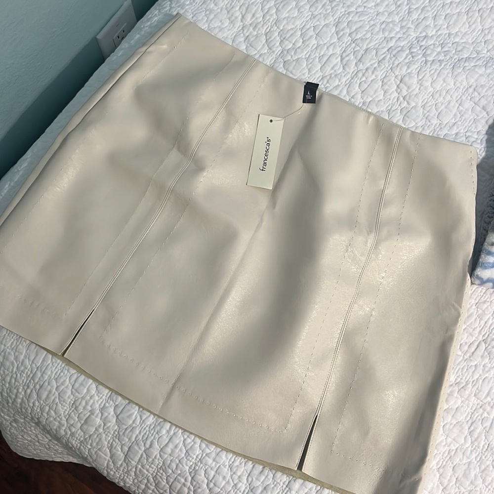 Beautiful beige vegan leather skirt from francesca’s.